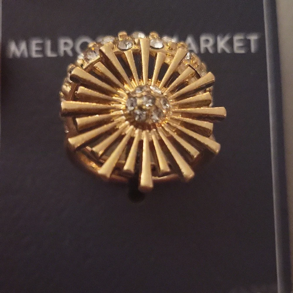 Beautiful rings - Picture 2 of 3